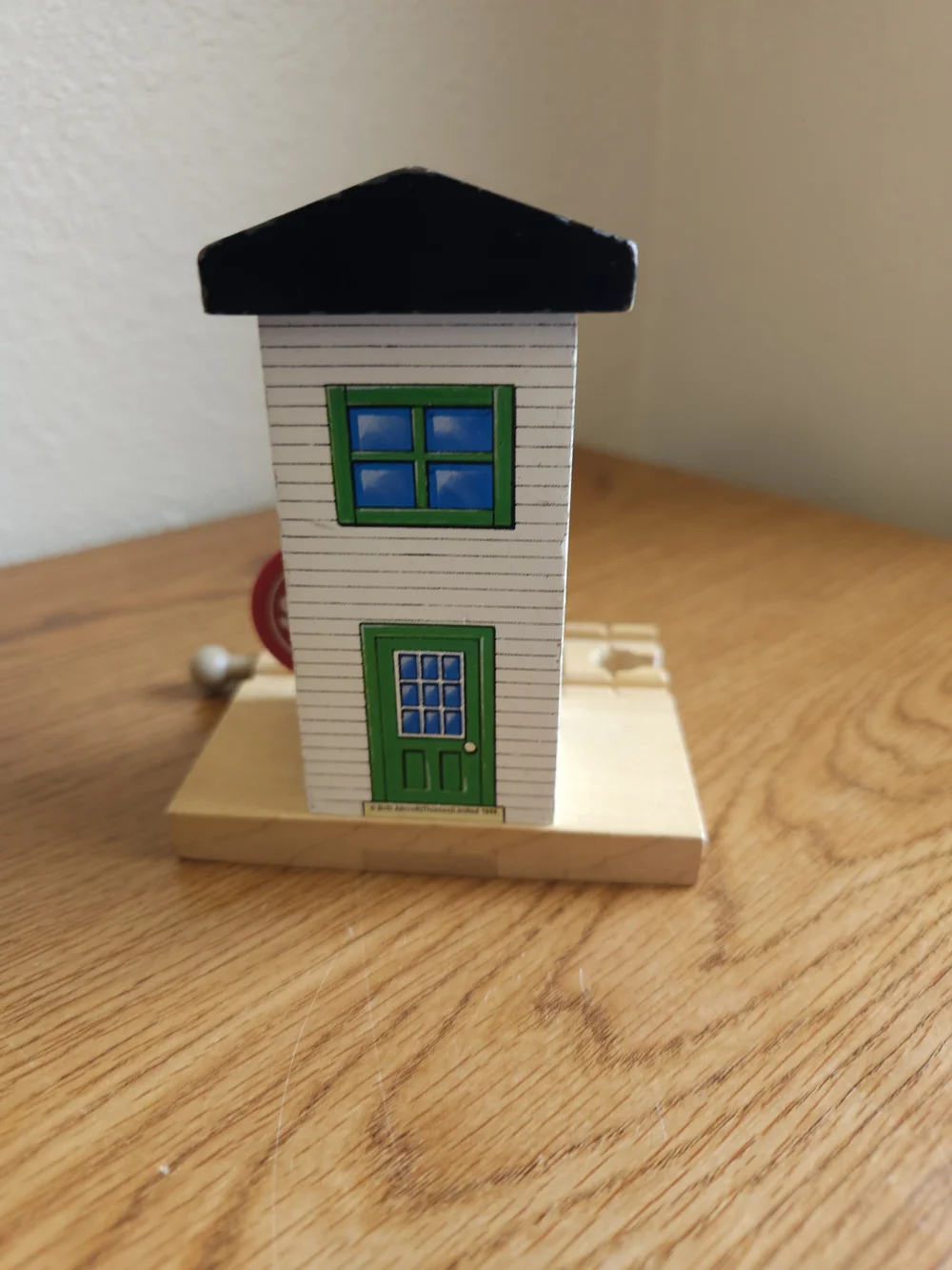 Thomas Wooden Train Crossing Signal Toy with Green 'GO' Red 'STOP' Signs 1999